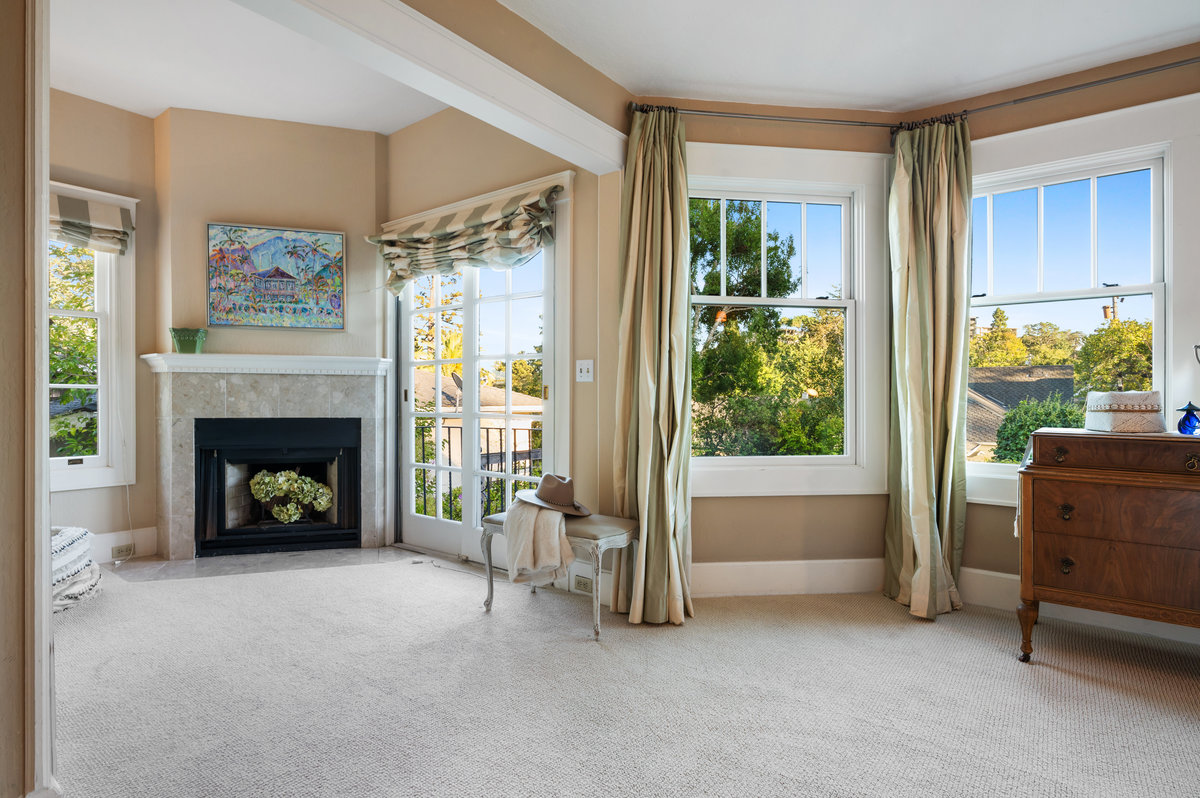 15 W Poplar Avenue is a stunning 5 bedroom home in San Mateo Park