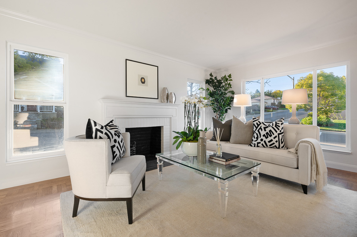 647 Cuesta is a 3 bd, 2ba house, listed by The Sharp Group, a luxury real estate group that serves Hillsborough, San Mateo, Burlingame and the Peninsula. 