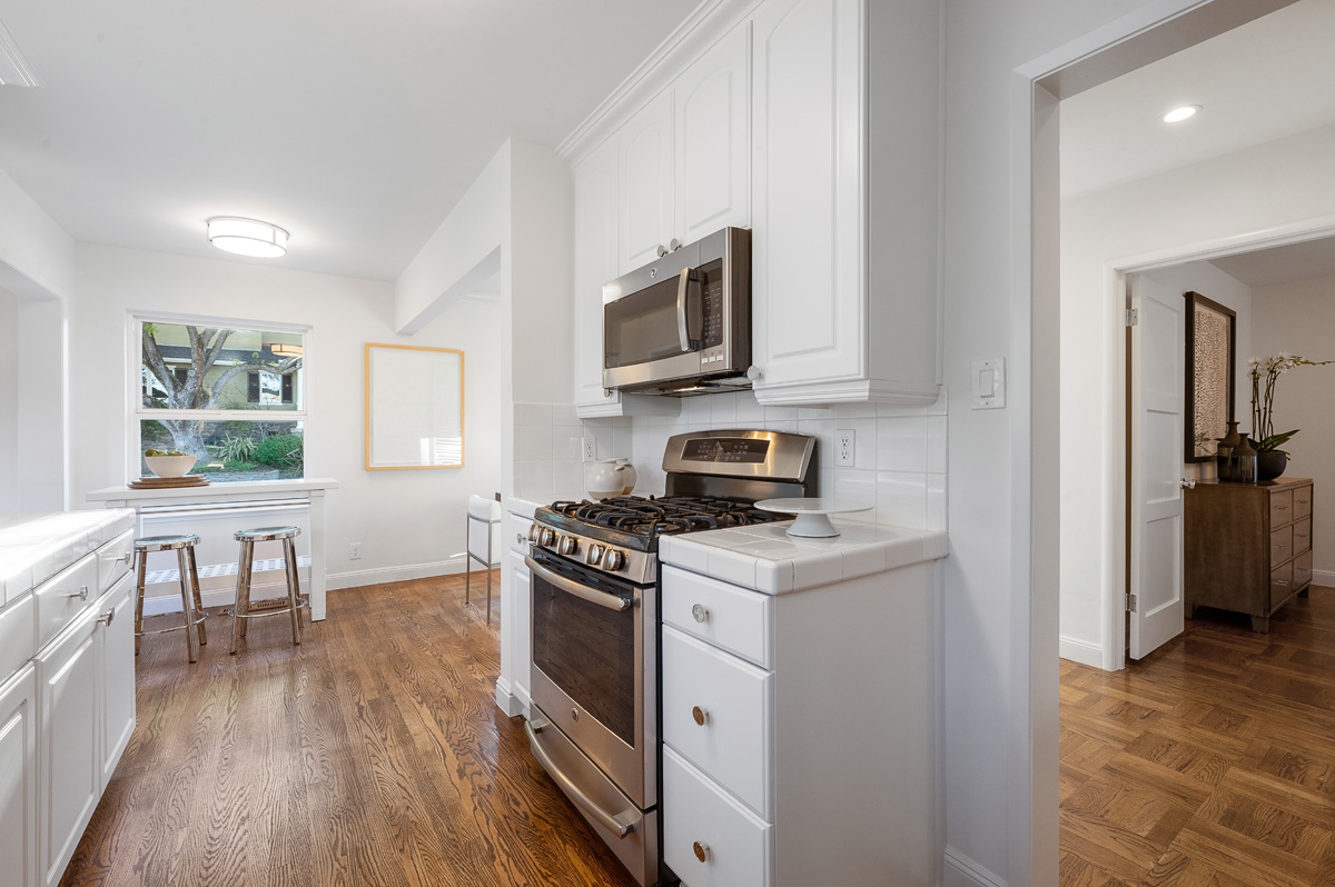 647 Cuesta is a 3 bd, 2ba house, listed by The Sharp Group, a luxury real estate group that serves Hillsborough, San Mateo, Burlingame and the Peninsula. 