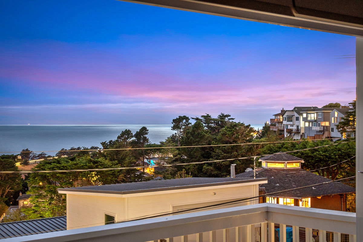 435 Farallon Avenue is an expansive home in Pacifica with stunning ocean views