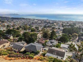 435 Farallon Avenue is an expansive home in Pacifica with stunning ocean views