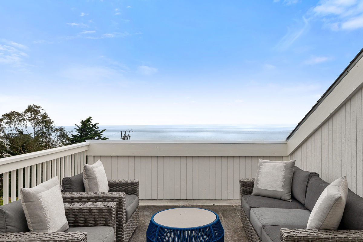 435 Farallon Avenue is an expansive home in Pacifica with stunning ocean views