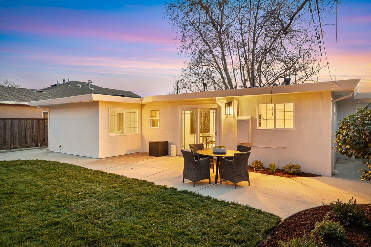 3993 Branson Drive is a three bedroom, 2 bathroom home in San Mateo. 