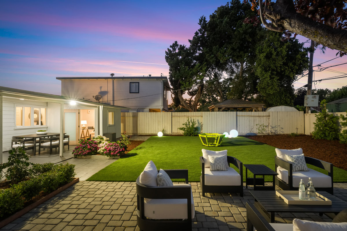 609 Fallon Avenue is a 3 bedroom, 1 bathroom house in San Mateo.