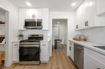 609 Fallon Avenue is a 3 bedroom, 1 bathroom house in San Mateo. 