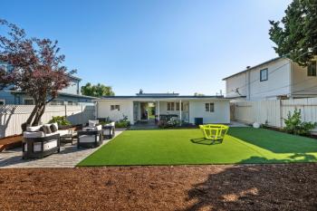 609 Fallon Avenue is a 3 bedroom, 1 bathroom house in San Mateo. 