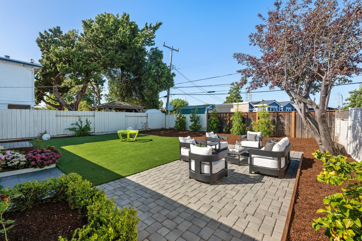 609 Fallon Avenue is a 3 bedroom, 1 bathroom house in San Mateo.