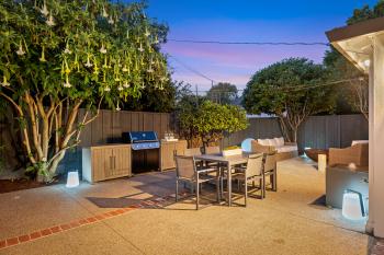 226 N Kingston Street is a 3 bedroom, 2 bathroom house in San Mateo. 