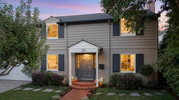 39 El Cerrito Avenue is a 3 bedroom, 2.5 bathroom home in San Mateo.