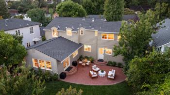 39 El Cerrito Avenue is a 3 bedroom, 2.5 bathroom home in San Mateo.