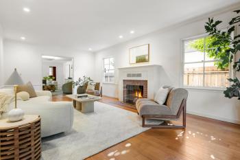 39 El Cerrito Avenue is a 3 bedroom, 2.5 bathroom home in San Mateo.